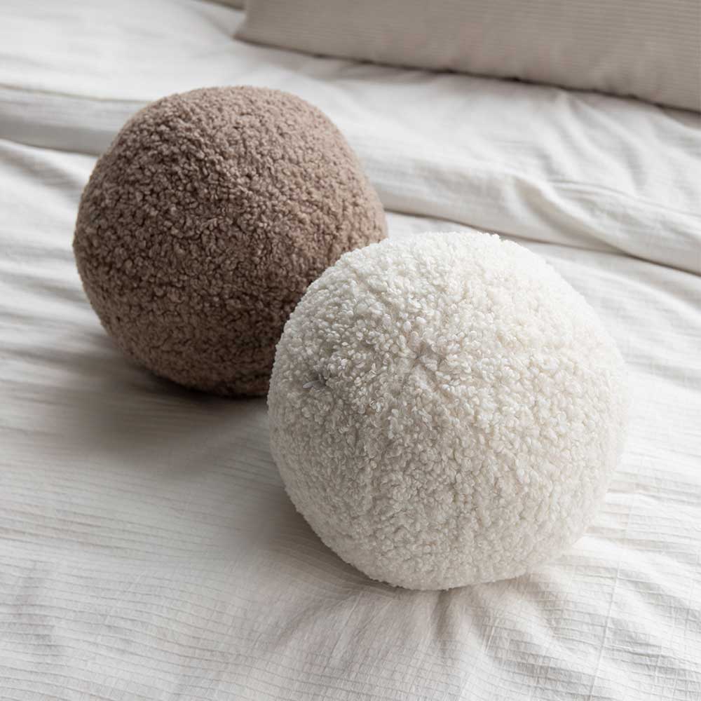 Sesame Ball Cushion 麻球抱枕