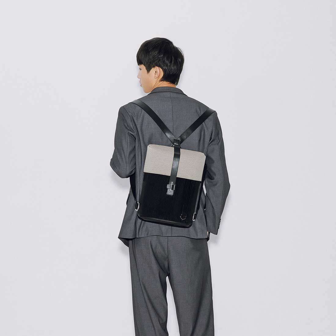 PISTACHIO BACKPACK / CHARCOAL