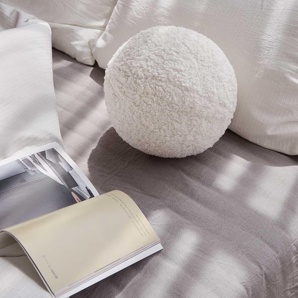 Sesame Ball Cushion 麻球抱枕
